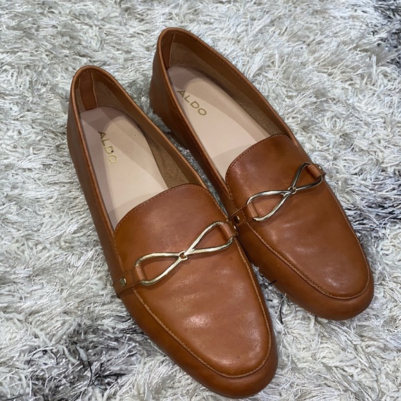 Aldo Brown Loafers with Gold Accent - Picture 1 of 4